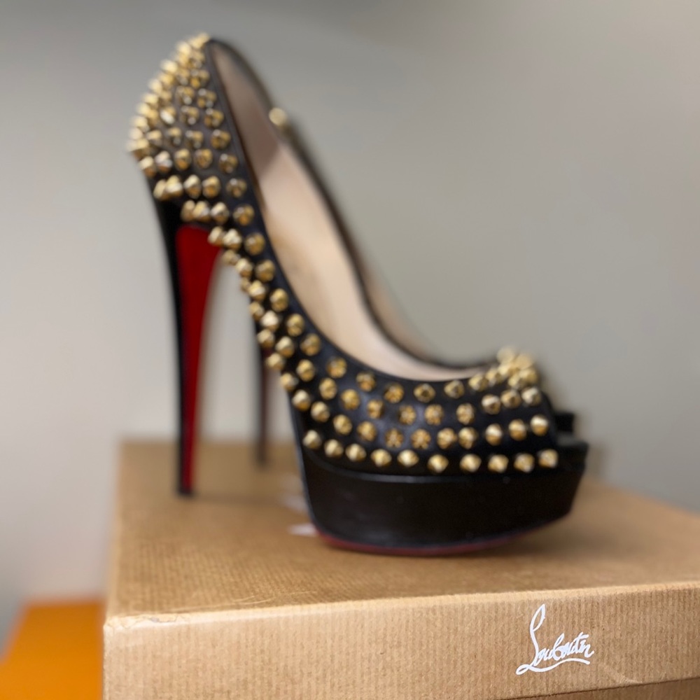 Christian Louboutin Shoes |